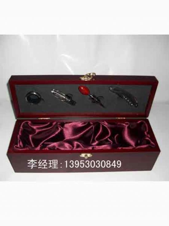 點擊查看詳細信息<br>標(biāo)題：紅酒木盒 閱讀次數(shù)：2466